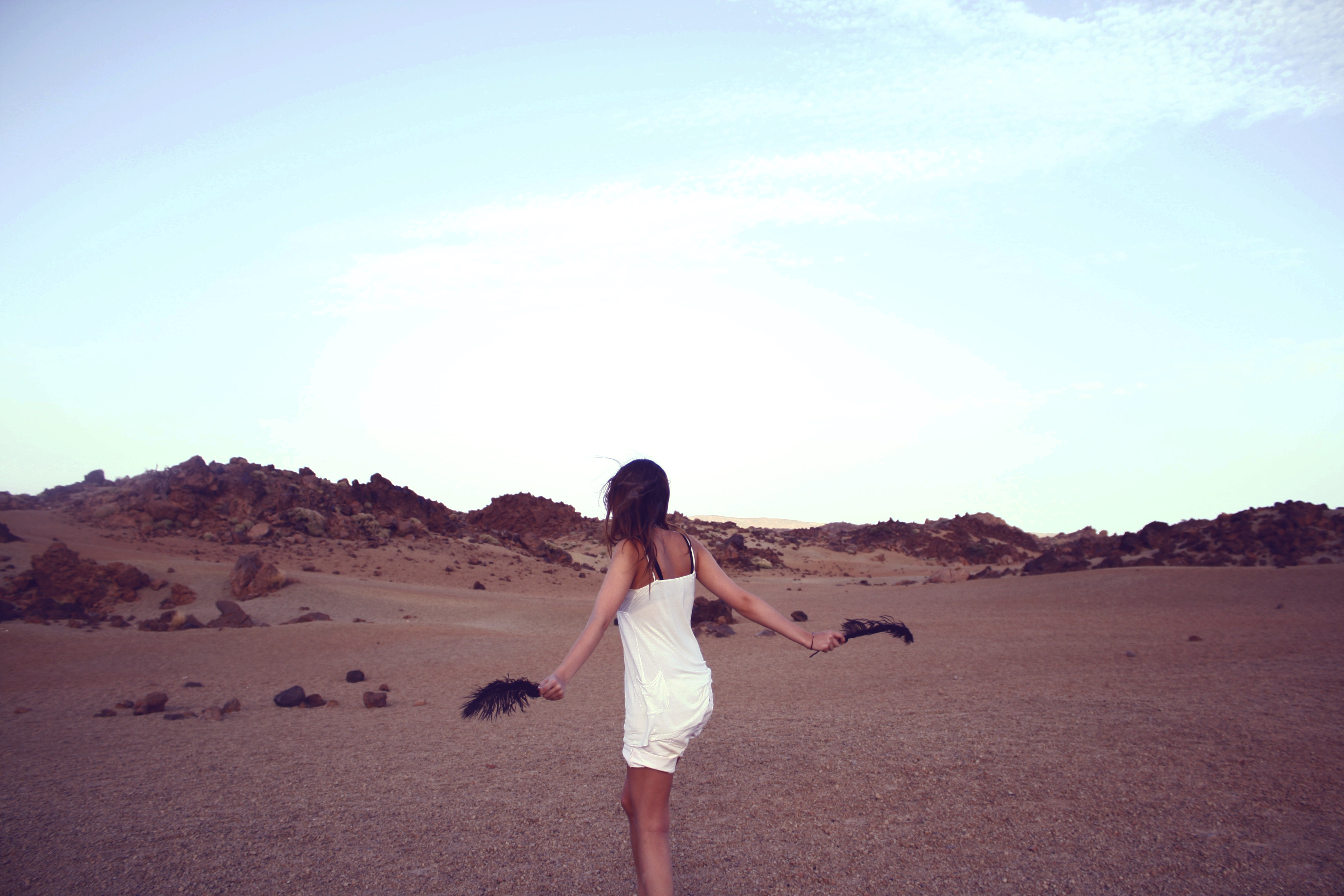 girl in desert unsplash